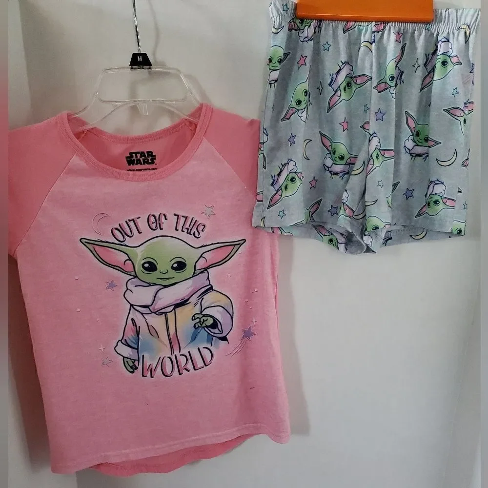 Adorable little girls shorty pajamas with baby Yoda size 7/8